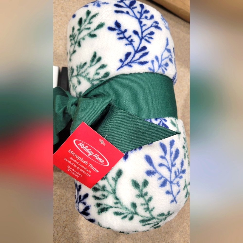 New Holiday Home® Microplush Throw Blanket - Cozy Foilage. White w/ blue & green